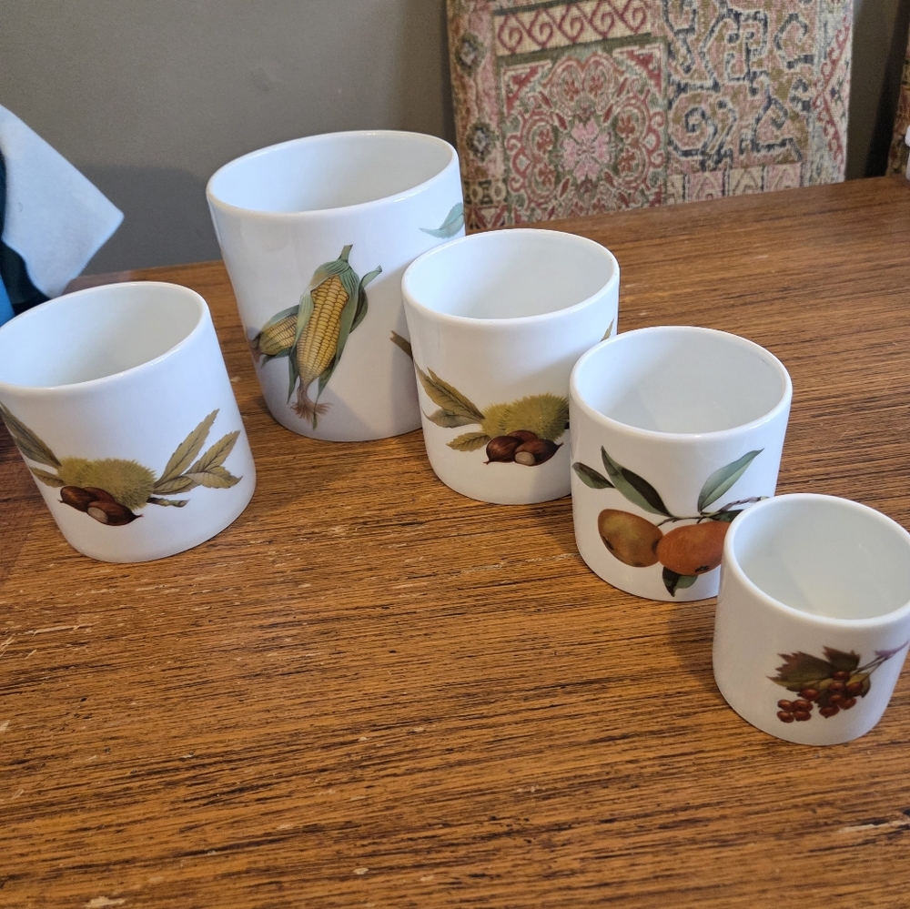 Royal Worceater Evesham Gold Canister Set (No lids)